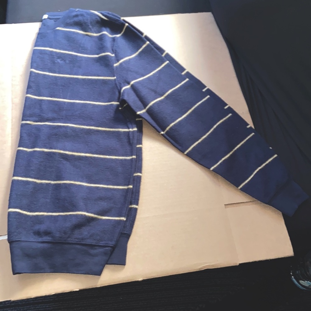 KATIN CASUAL SWEATER